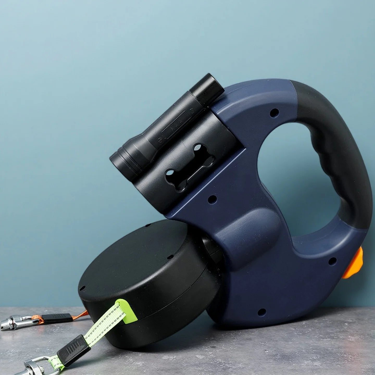 Retractable Dual Dog Leash with LED Light, 360-Degree Swivel, Tangle-Free Design, Independent Braking System, and 3M Reflective Leads for Enhanced Safety